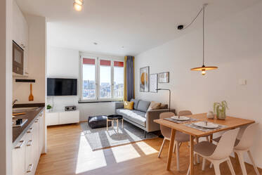 Möblierte Neubauwohnung (Baujahr 2019) 