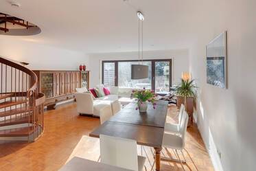 明亮，家具齐全 联排角落别墅 在 Obersendling