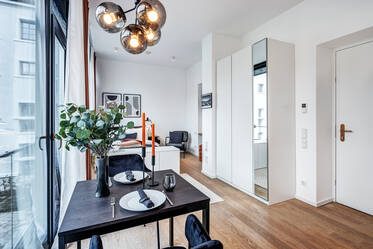 顶级全装修公寓，地段极佳