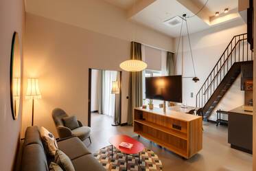 Revo | 带露台的复式小屋 
