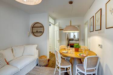 伊萨尔河畔装修现代的历史性公寓