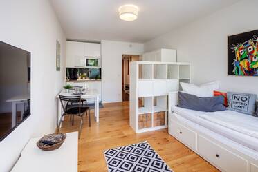 Helles und modernes Apartment mit Balkon 