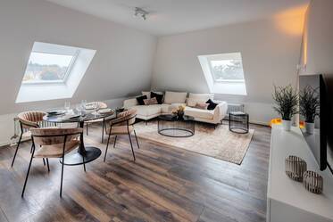 带家具的 屋顶露台公寓 在 Großhadern