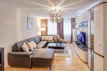 Rotkreuzplatz 附近：新装修的三室公寓