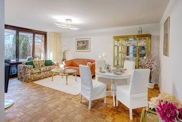 黄金地段带家具公寓，配有私人花园