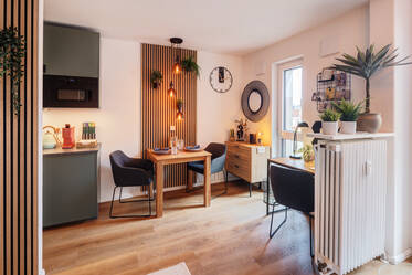 首次入住：现代、翻新且温馨