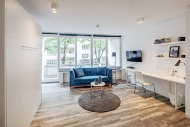 位于霍亨索伦广场（Hohenzollernplatz）的绝佳位置