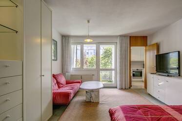 带家具的 公寓 在 Neuhausen