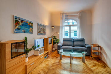 Nähe Rotkreuzplatz (U1), sehr schöne Altbauwohnung