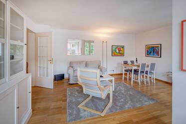 两室一厅公寓，带阳台，可选停车位。