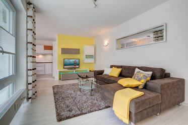 公寓状况如新，配备网络、花园和露台