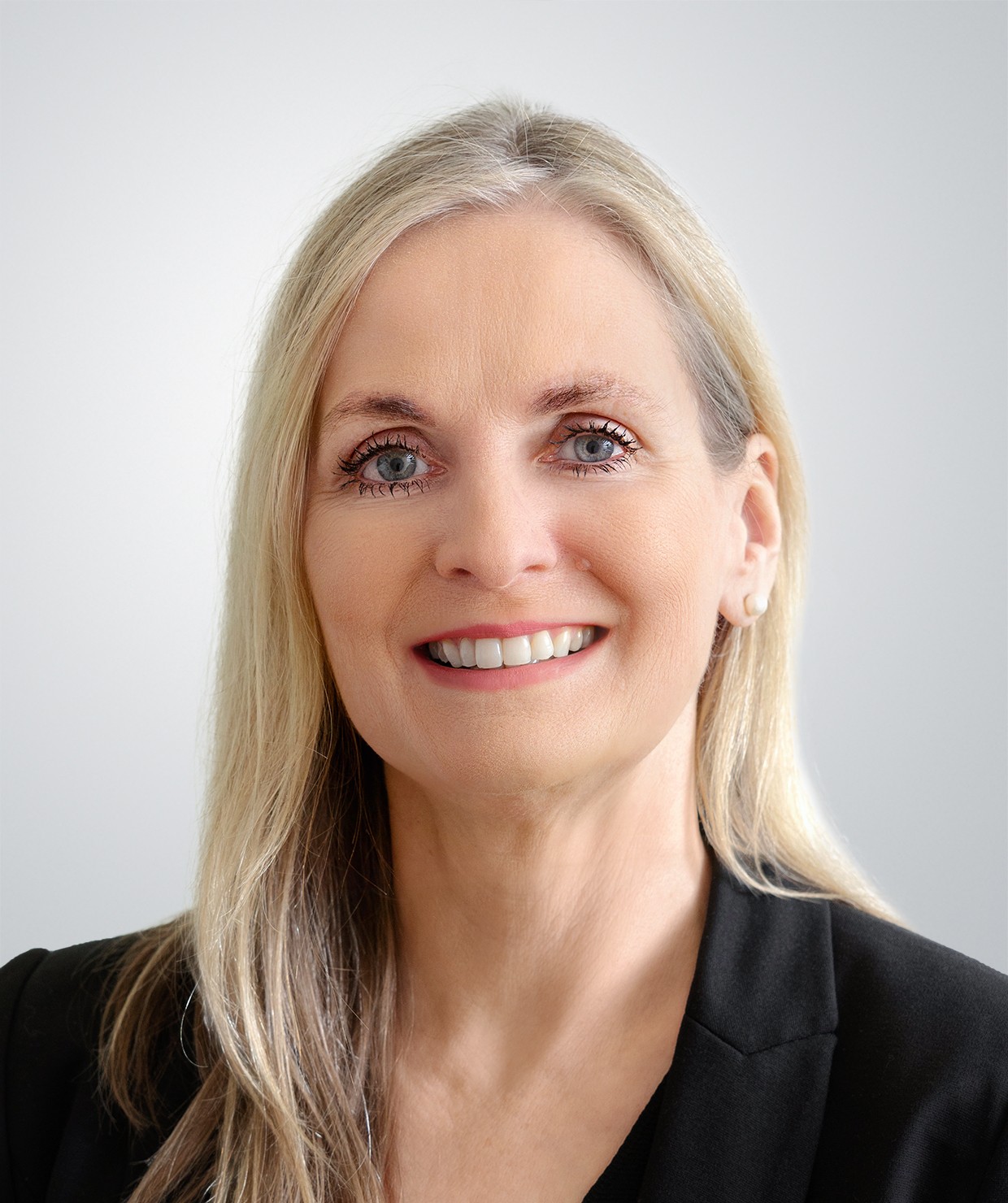 Jacqueline Sauren，大慕尼黑地区 Lodge 先生房产销售主管